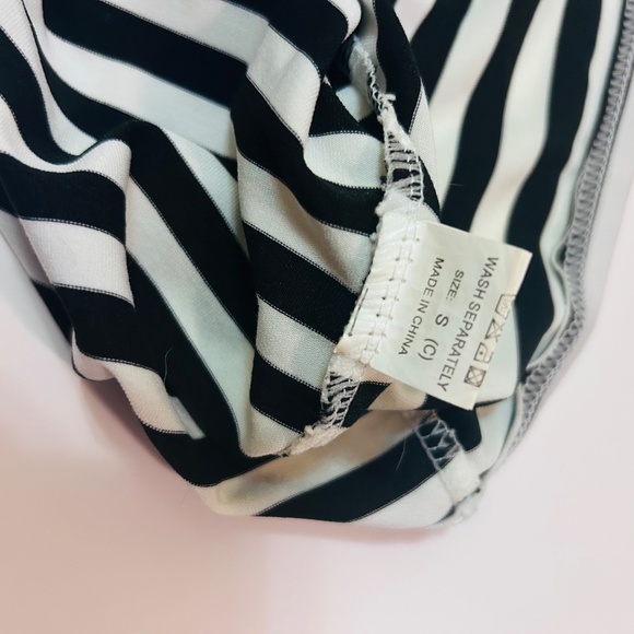 Bodycon Crossback Stripped Dress - Picture 5 of 5